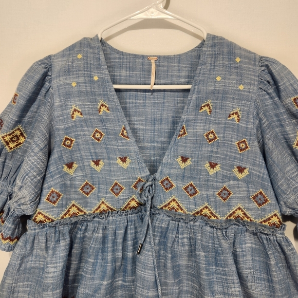 Free People Embroidered Blue Ruffle Sleeve Top Size XS - Picture 4 of 10